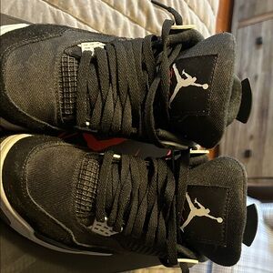 Air Jordan 4 Retro SE Black/ Steel Grey/White/Fire Red; Like new barely worn